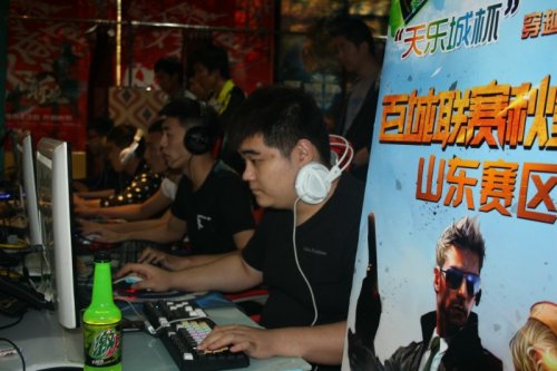 的对决中