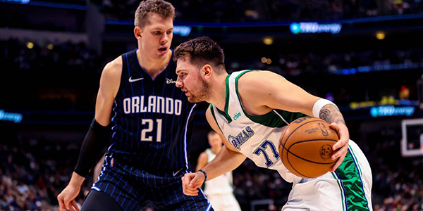 他们在防守 他们在防守