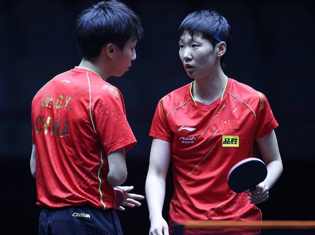 术特点与席 术特点与席