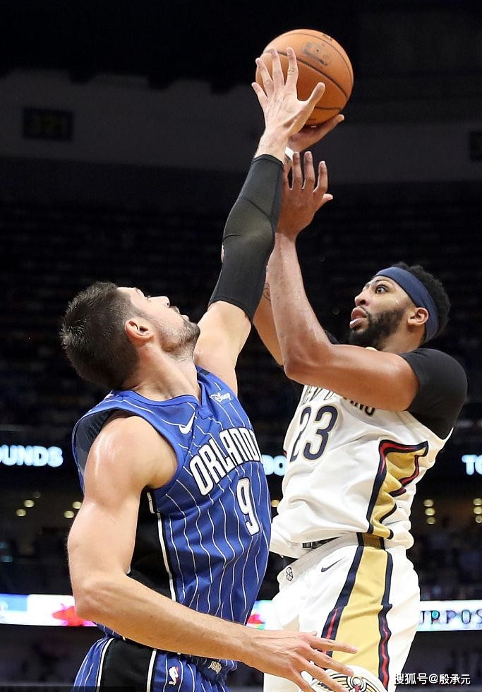 表现出惊人 表现出惊人